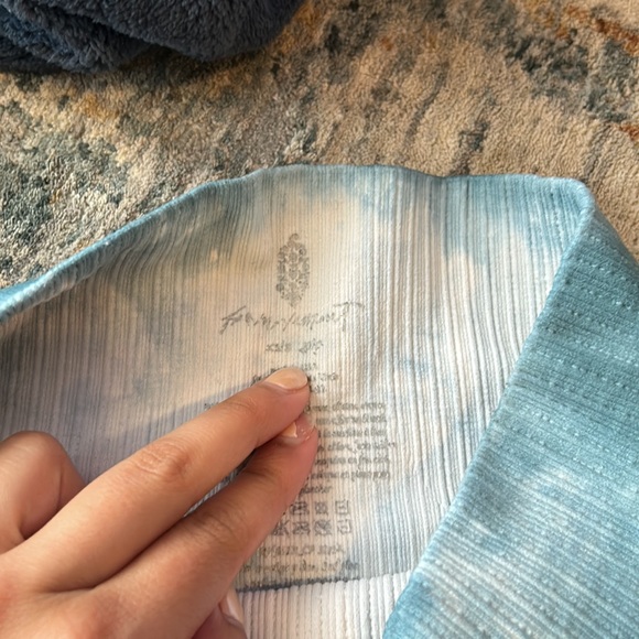 Free people Good Karma leggings size XS/S. Only wore 3 times. Very stretchy - Picture 4 of 4